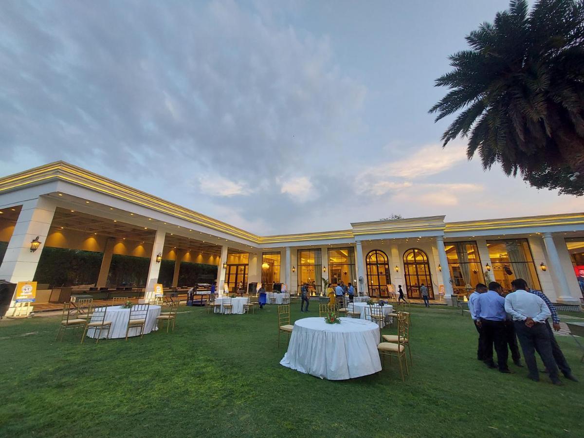 Kingston Resort Kānpur Exterior foto