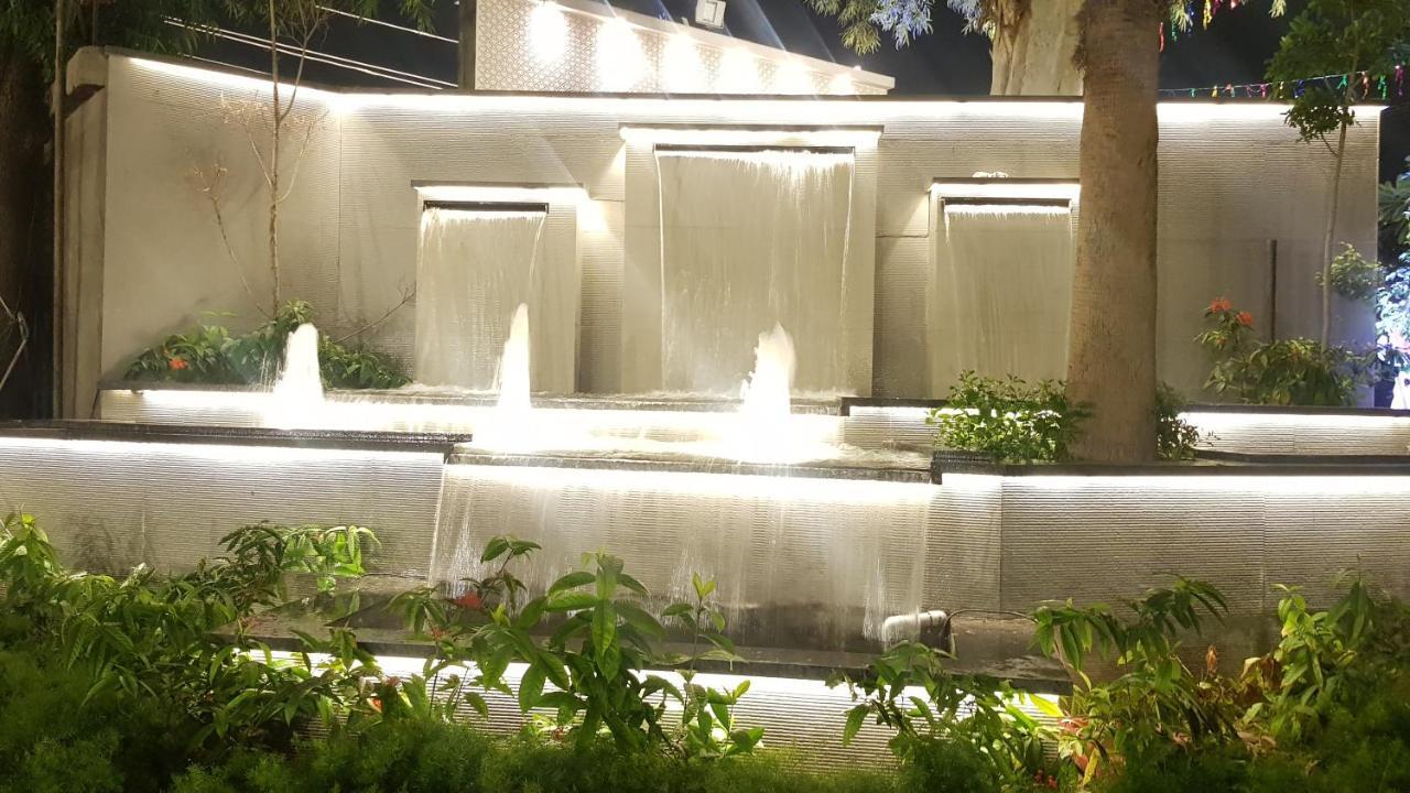 Kingston Resort Kānpur Exterior foto