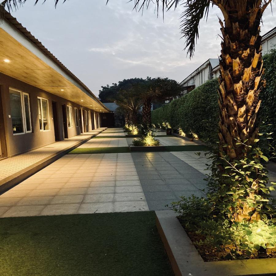 Kingston Resort Kānpur Exterior foto