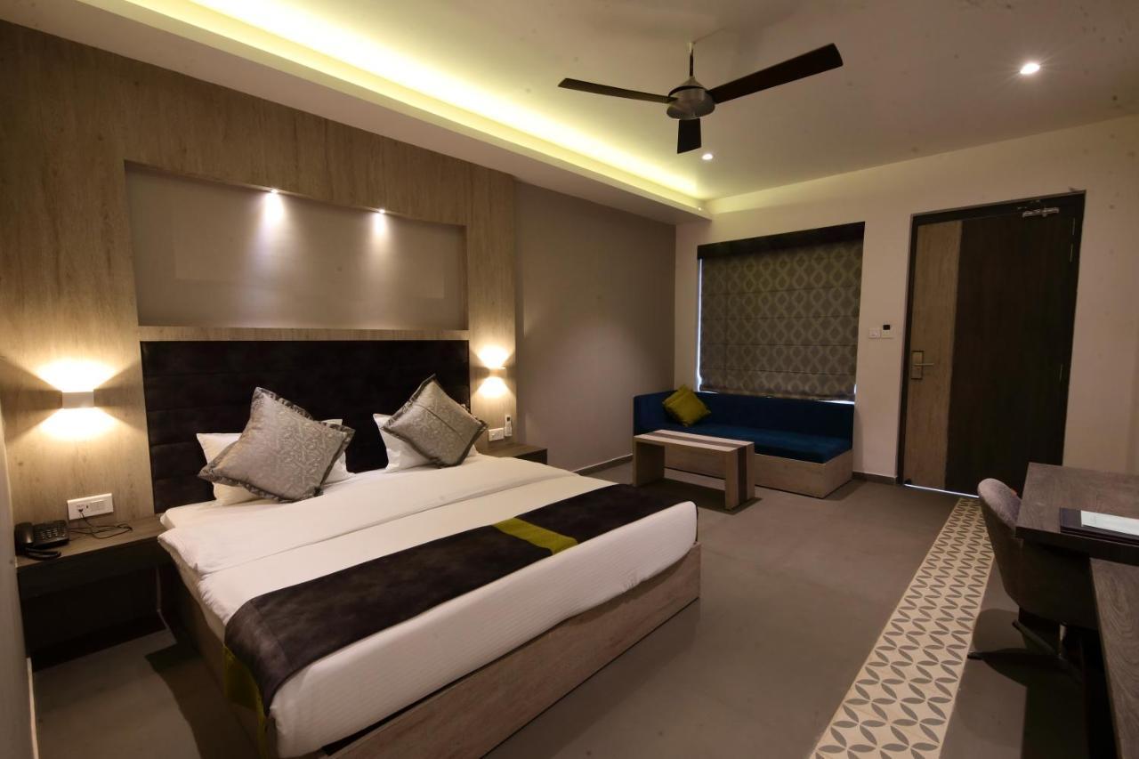 Kingston Resort Kānpur Exterior foto
