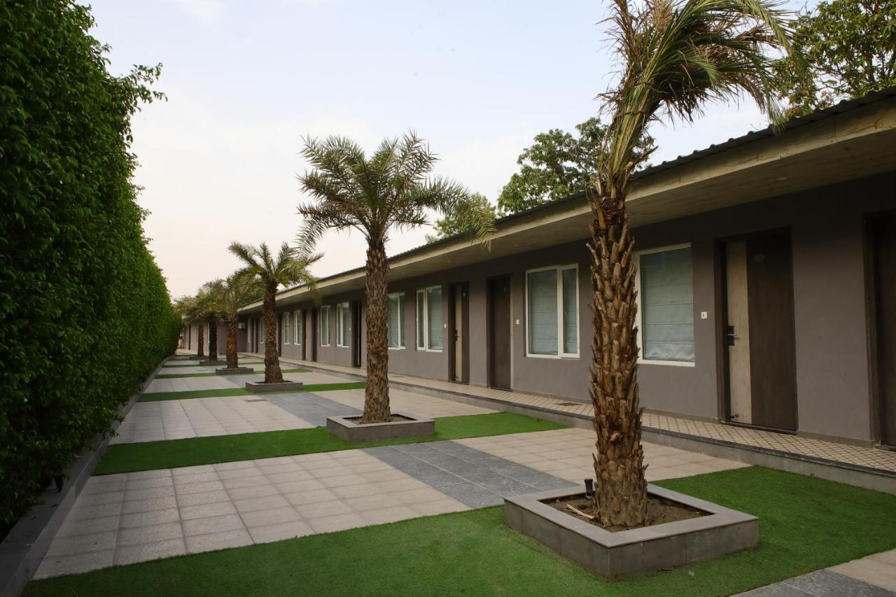 Kingston Resort Kānpur Exterior foto